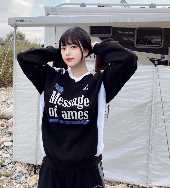 [Ames Worldwide] Seventeen Jeonghan Pick V Neck Uniform Sweatshirt (2  Color) *Limited Time Sales*